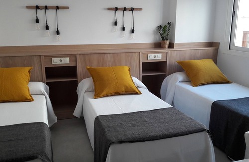 Garrucha Hotel | Oceanfront Hostal Cervantes Playa with Spa & Breakfast
