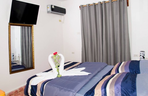 Boca de Camarioca House | Experience Ocean Views at Hostal Ciro y Lourdes, Rated 9.4