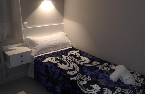 Ponferrada House | Pet-Friendly Hostal Conde de Lemos with Breakfast Included