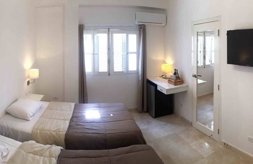 El Vedado House | Exceptional Stay at Hostal Cotarelo with Spa & Breakfast