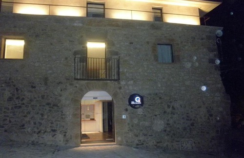 Siguenza House | Pet-Friendly Hostal Doña Blanca with Breakfast & Accessibility