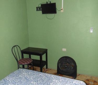 Bluefields House | Family-Friendly Comfort at Hostal Doña Rosa - 8/10 Rated