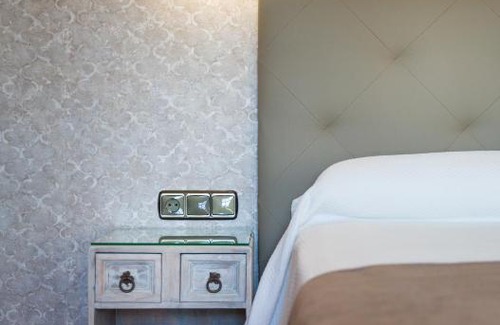 Pizarra House | Budget-Friendly Hostal Don Joaquín with Family Amenities