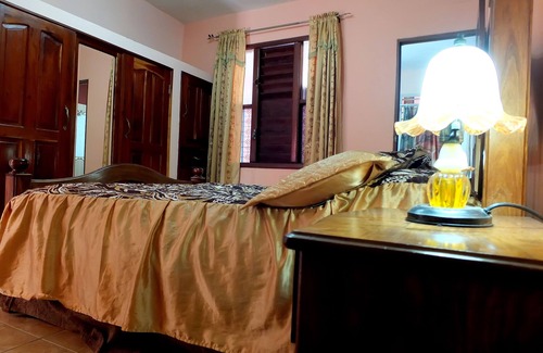 Cienfuegos House | Cozy Stay at Hostal Don Jose with Spa and Restaurant