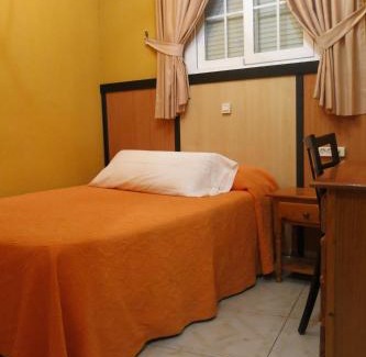 Alcala de Henares House | Discover Hostal Don Juan I: Pet-Friendly Retreat Awaits