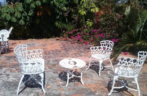 Plaza de la Revolucion Apartment | Cozy Hostal Doris: Family-Friendly with Spa & Breakfast