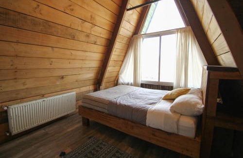 Malalcahuello Bed & Breakfast | Kid-Friendly Hostal Dos Volcanes with Hot Tub & Kitchen