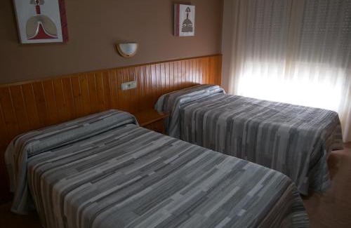 Torrellano House | Budget-Friendly Hostal Durá: Family Welcoming Retreat