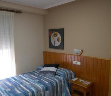 Torrellano House | Budget-Friendly Hostal Durá: Family Welcoming Retreat