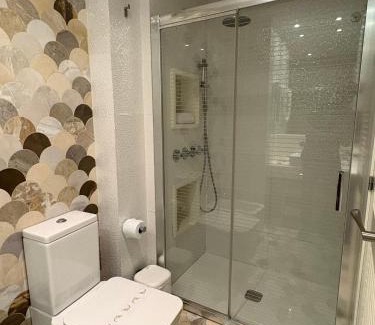 Conil de la Frontera City Center Hotel | Oceanfront Retreat: Hostal El Alojado de Velarde Awaits