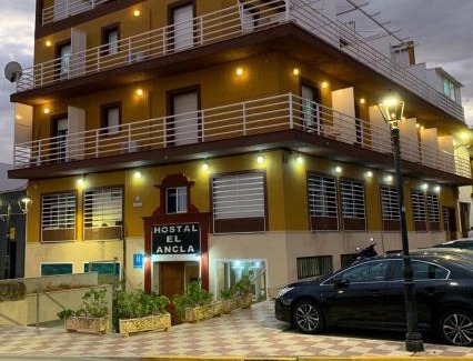 Alcala Del Rio House | Budget-Friendly Stay at El Ancla with Family Amenities