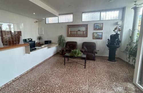 Alcala Del Rio House | Budget-Friendly Stay at El Ancla with Family Amenities