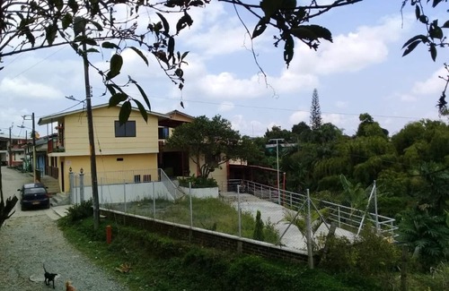 Filandia House | Discover Hostal El Eden Filandia in Scenic La India