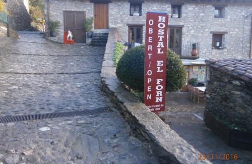 Beget House | Guest Rated Hostal El Forn with Restaurant & Breakfast