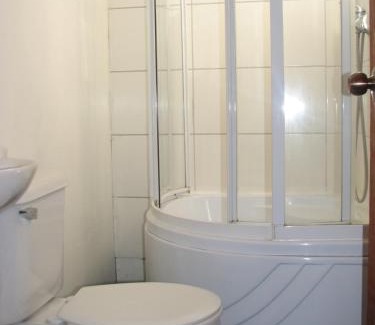 Punta Arenas Hotel | Budget-Friendly Stay at Hostal El Mirador with Kitchen Access