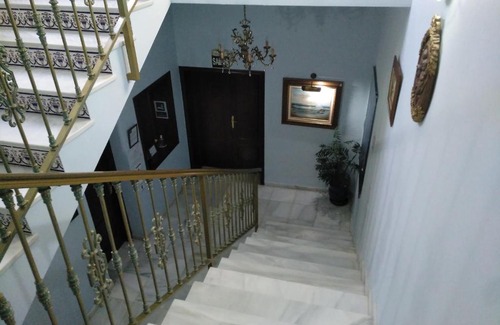 Lucena House | Budget-Friendly Hostal El Polígono with Family Amenities