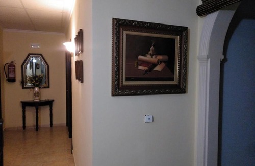 Lucena House | Budget-Friendly Hostal El Polígono with Family Amenities