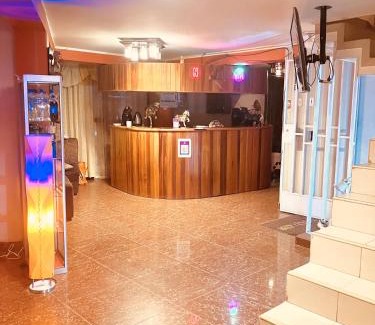 El Tambo House | Budget-Friendly Hostal El Rancho with Breakfast & Pets Welcome
