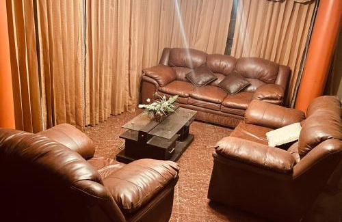 El Tambo House | Budget-Friendly Hostal El Rancho with Breakfast & Pets Welcome