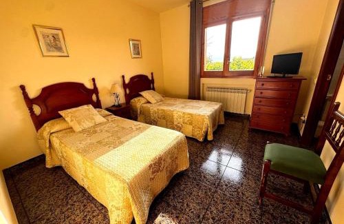 La Coromina House | Family-Friendly Stay at Hostal El Violí - Rated 8.2/10