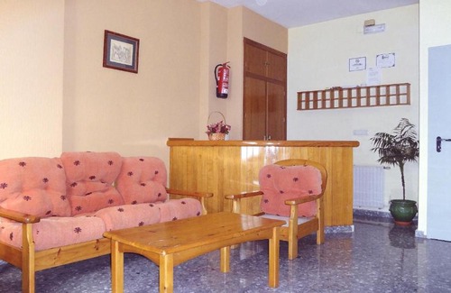 Villanueva de Cordoba House | Pet-Friendly Hostal el Volao with Family Amenities
