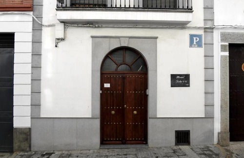Villanueva de Cordoba House | Pet-Friendly Hostal el Volao with Family Amenities
