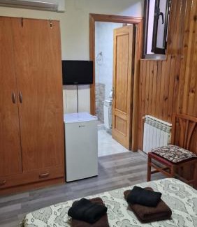 Aren House | Budget-Friendly Hostal Escarla with Family Amenities