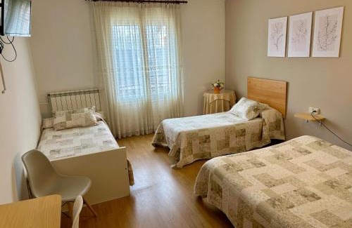 Puigcerda House | Discover Comfort at Hostal L'Estació with Pet-Friendly Amenities