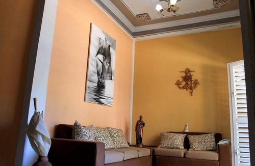 La Boca House | Discover Hostal Familia Peralta Peiso near Playa La Boca