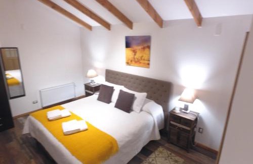 Punta Arenas House | Family-Friendly Hostal Fernando de Magalhaes with Hot Tub