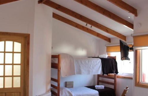 Punta Arenas House | Family-Friendly Hostal Fernando de Magalhaes with Hot Tub