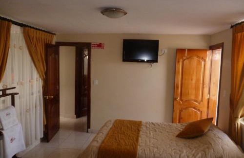 Ibarra Hotel | Discover Hostal Fevilamir: Family-Friendly with Breakfast