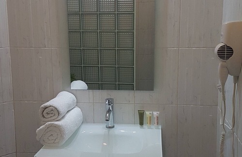 Municipality of Playa Apartment | Welcoming Hostal Fonseca with Spa and Kitchen Amenities