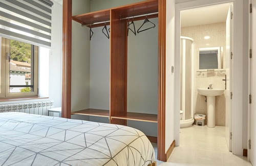 La Pola de Gordon Hotel | Experience HOSTAL FONTAÑAN: Rated 10/10 with Spa & Hot Tub