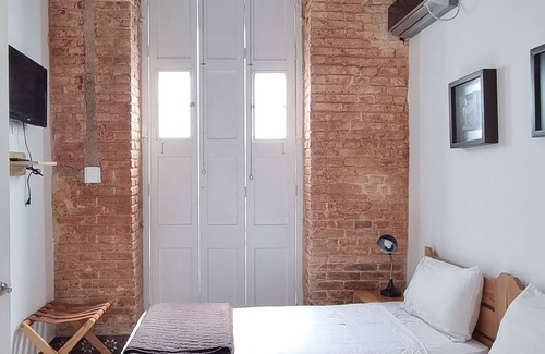 Old Havana Hotel | Budget-Friendly Hostal Fresko Habana with Spa & Restaurant