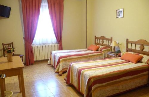 Puentenansa House | Budget-Friendly Hostal Gogar with Family Amenities & More
