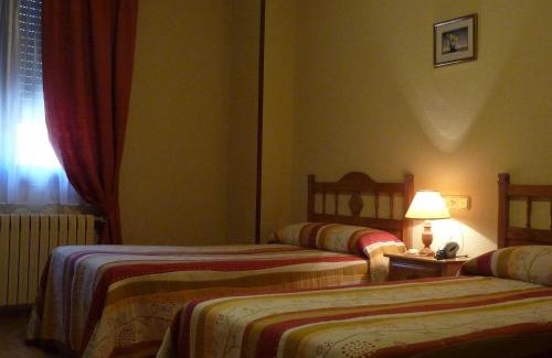Puentenansa House | Budget-Friendly Hostal Gogar with Family Amenities & More