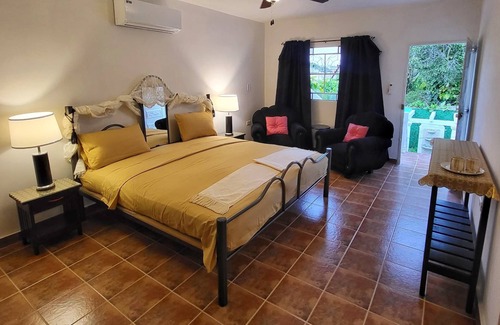 Camaguey House | Charming Hostal Green House with Ocean Views & Spa Access