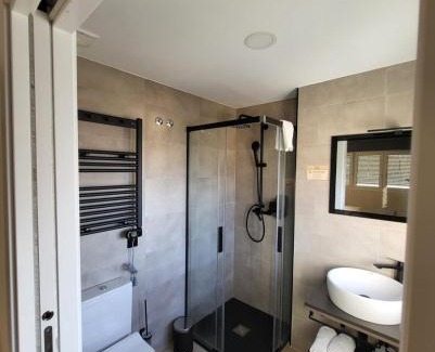 Muxia Hotel | Ocean View Haven: Hostal Habitat Muxia II, Rated 9/10