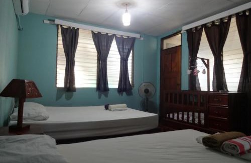 Leon Hotel | Family-Friendly Harvest House with Kitchen & Great Reviews