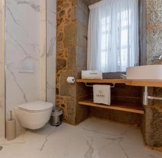 Caldas de Reis House | Discover Hostal Hcelenis: A Family-Friendly Retreat
