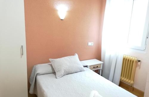 Casas Baratas House | Budget-Friendly Hostal Hernan Cortes - Highly Rated & Family-Friendly