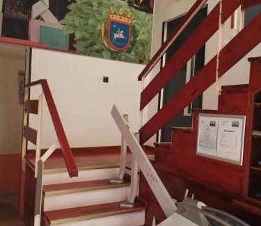 Barrio del Perpetuo Socorro House | Budget-Friendly Hostal Jaime I with Family Amenities