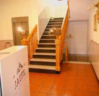 Zujar House | Comfortable Stay at Hostal Jaufil with Hot Tub & Dining