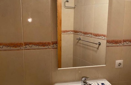 Ciudad Rodrigo House | Budget-Friendly Hostal Jose Mari: Family Enjoyment Awaits