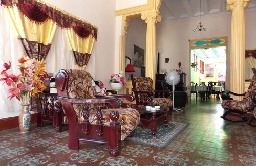 Camaguey House | Discover Hostal Kinte: Spa, Dining & Family-Friendly Stay