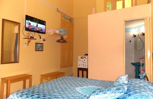 Camaguey House | Discover Hostal Kinte: Spa, Dining & Family-Friendly Stay