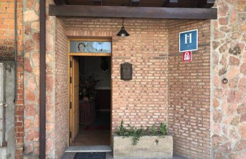 Malpartida de Caceres House | Family-Friendly Retreat at Hostal La Caballeriza
