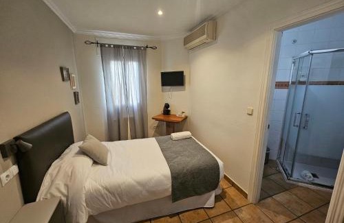 Toledo City Center House | Budget-Friendly Hostal La Campana with Breakfast & Dining