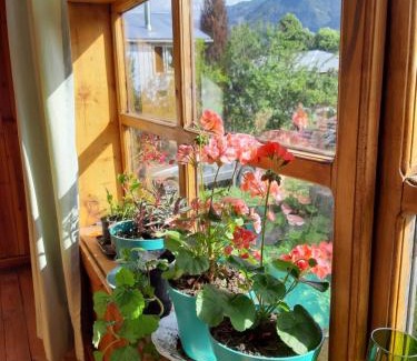 Conaripe Hotel | Cozy Hostal La Casa del Carpintero with Ocean Views
